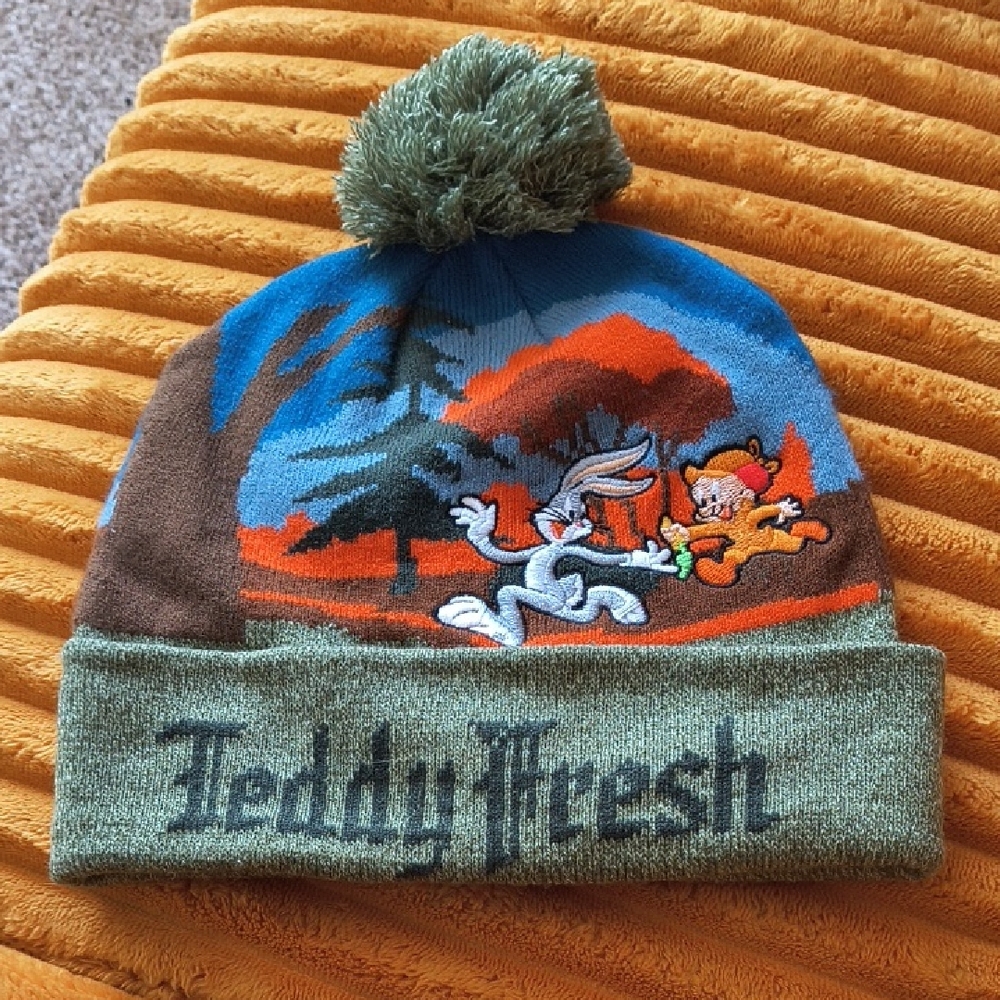 Teddy Fresh Blue Orange Green Bugs Bunny Scene Pom Beanie